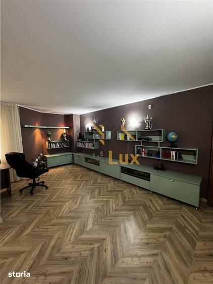 Casă cu 7 camere cu Teren 1800 Mp în Săsar