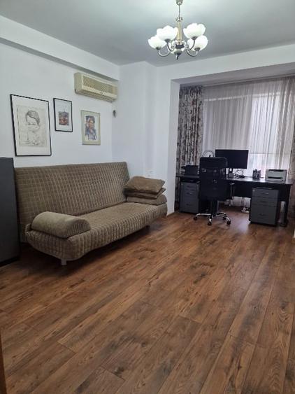 Apartament cu 3 camere decomandat în Cotroceni