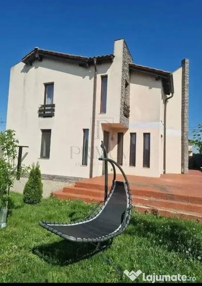 Casă cu 5 camere cu Teren 613 Mp în Moșnița Nouă