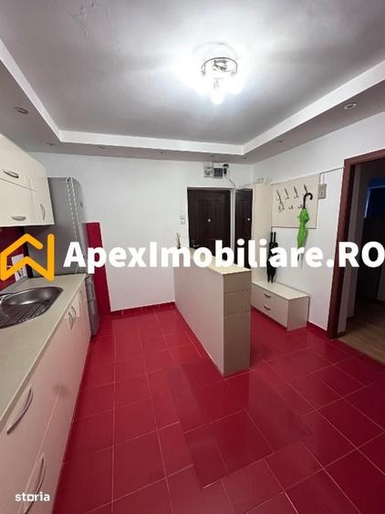 Apartament cu 3 camere decomandat în Giurgiului