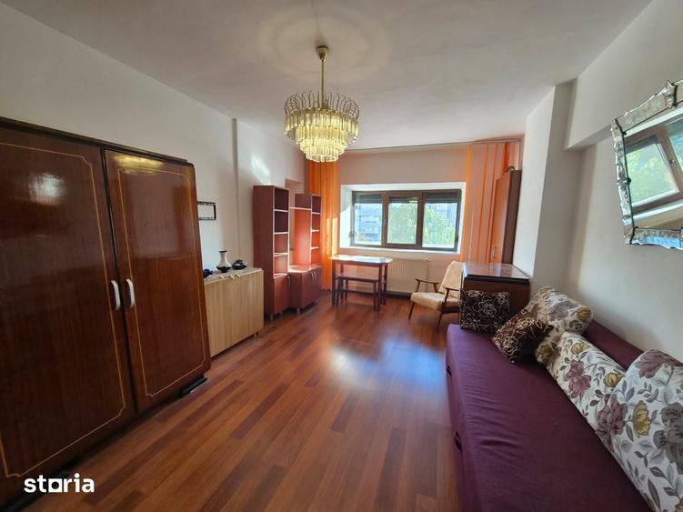 Apartament cu 2 camere decomandat în Energiei