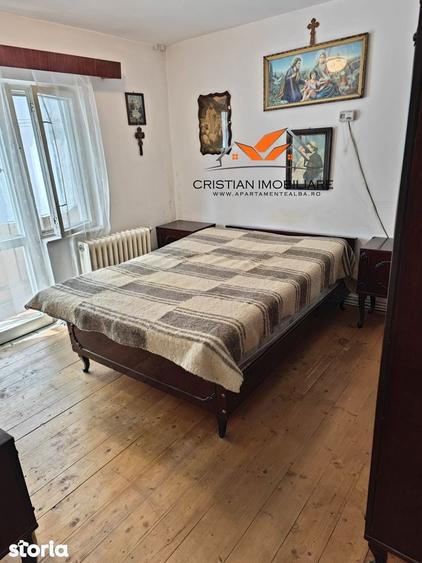 Apartament cu 3 camere decomandat în Cetate