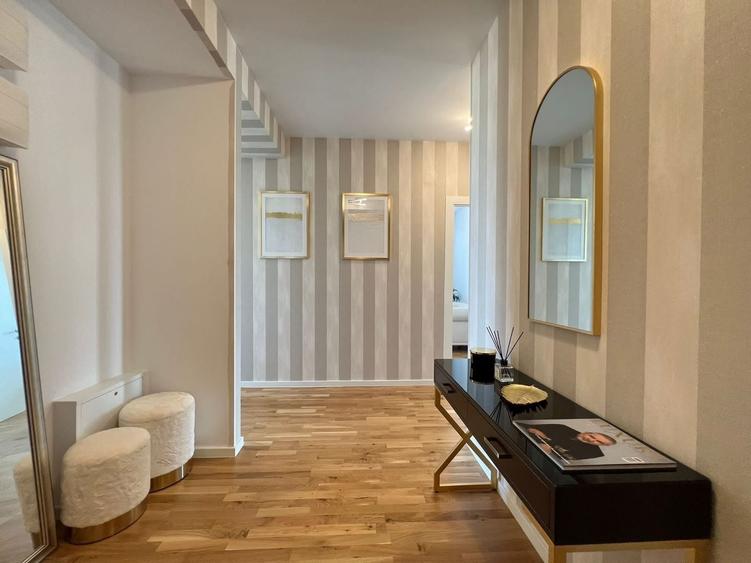 Apartament cu 4 camere decomandat, mobilat în Băneasa