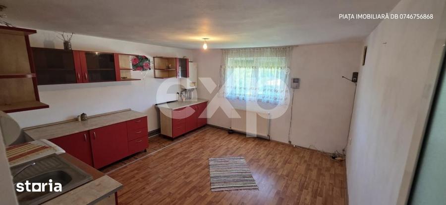 Casă cu 9 camere cu Teren 1000 Mp în Dragomirești