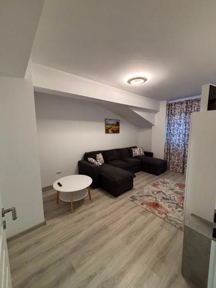Apartament cu 2 camere decomandat în Valea Adâncă