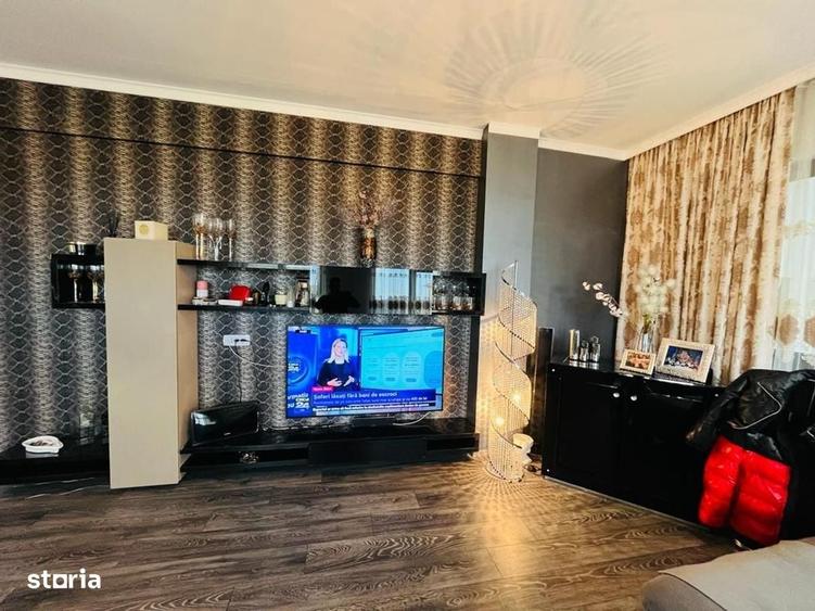 Casă cu 4 camere cu Teren 170 Mp în Palazu Mare