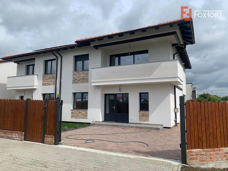 Duplex cu 5 camere cu Canalizare în Dumbrăvița