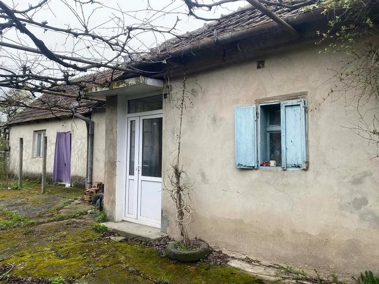 Casă cu Teren 1000 Mp în Căuașd