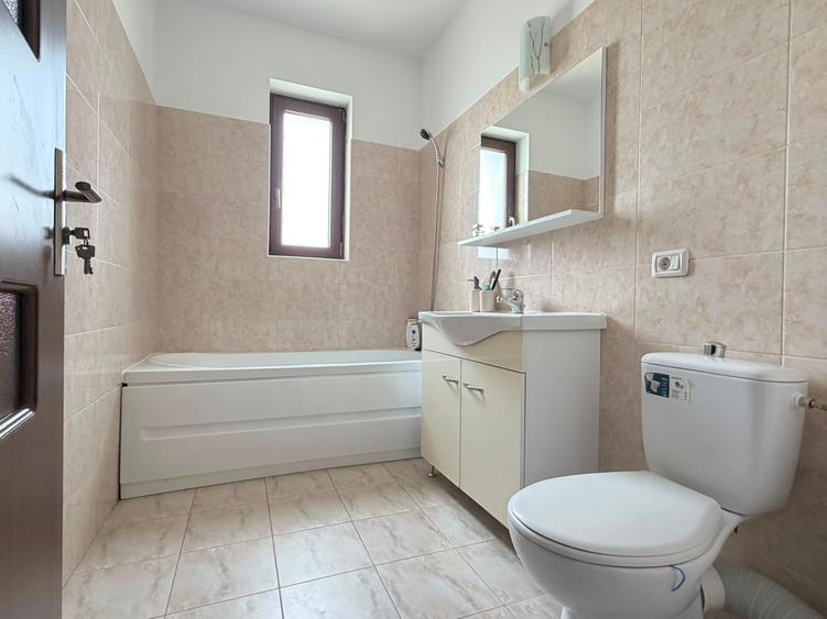 Apartament cu 2 camere decomandat în Girocului