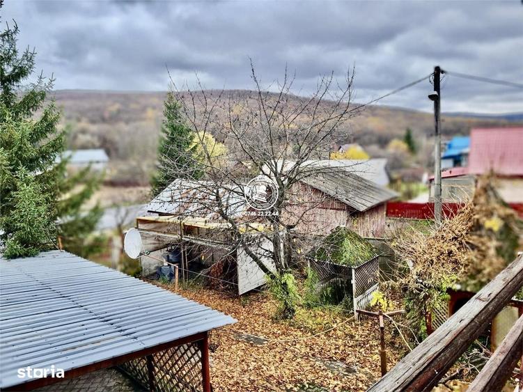Casă cu 4 camere cu Teren 4500 Mp în Schitu Duca