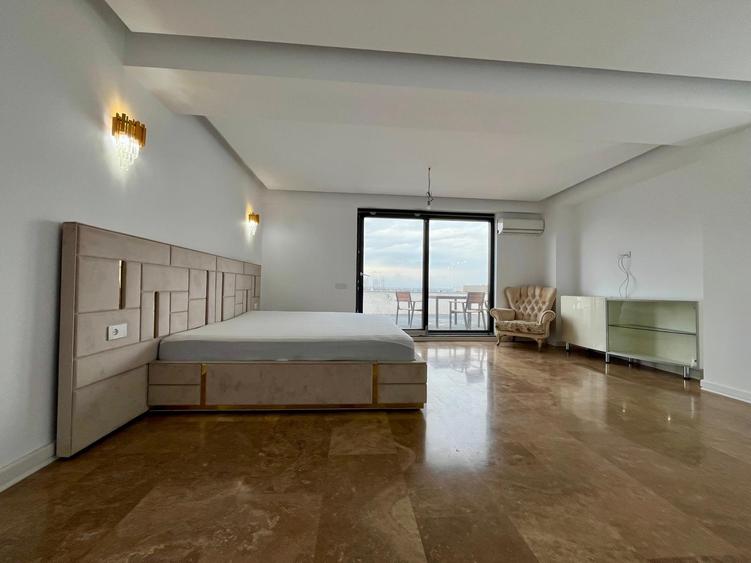 Penthouse cu 3 camere, mobilat în Tomis Plus