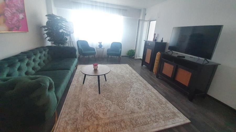 Apartament cu 3 camere decomandat în Unirii