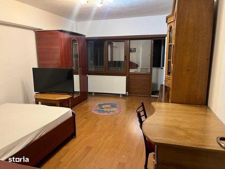 Apartament cu 2 camere decomandat în Ipotești