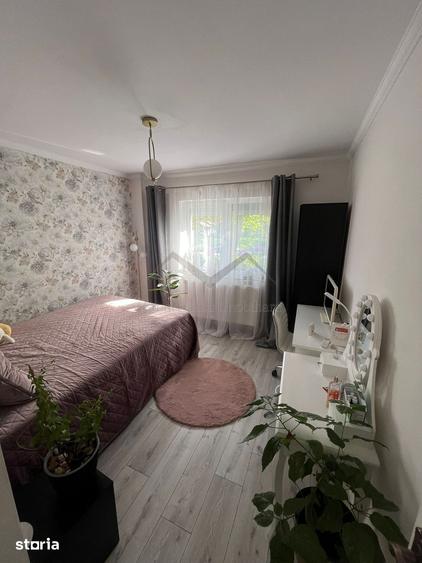 Apartament cu 4 camere decomandat în Nicolina