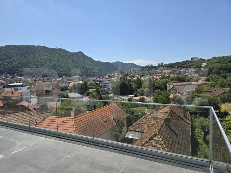 Apartament cu 2 camere semidecomandat, mobilat în Ultracentral