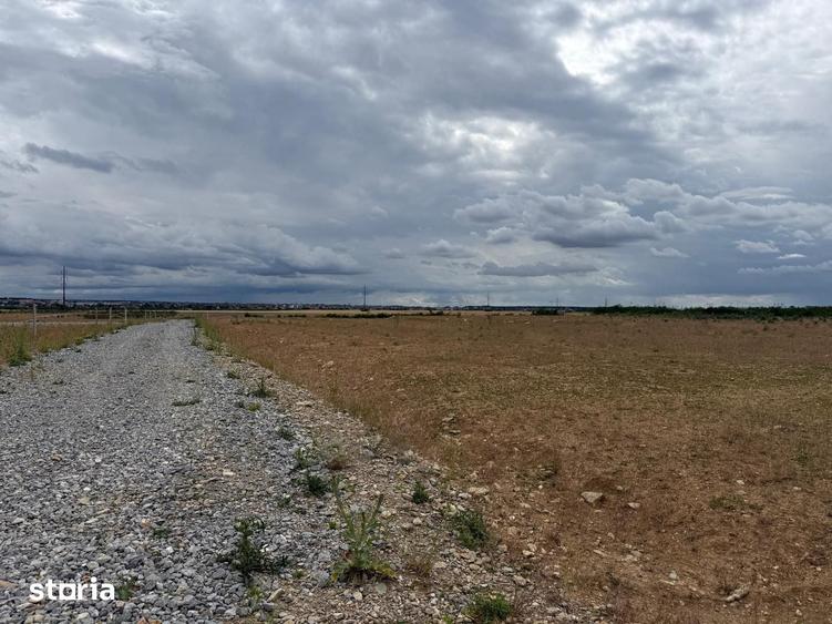 Teren de 6154 mp, în Sânmartin