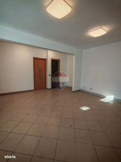 Spațiu comercial, de 51 mp, în Calea Severinului