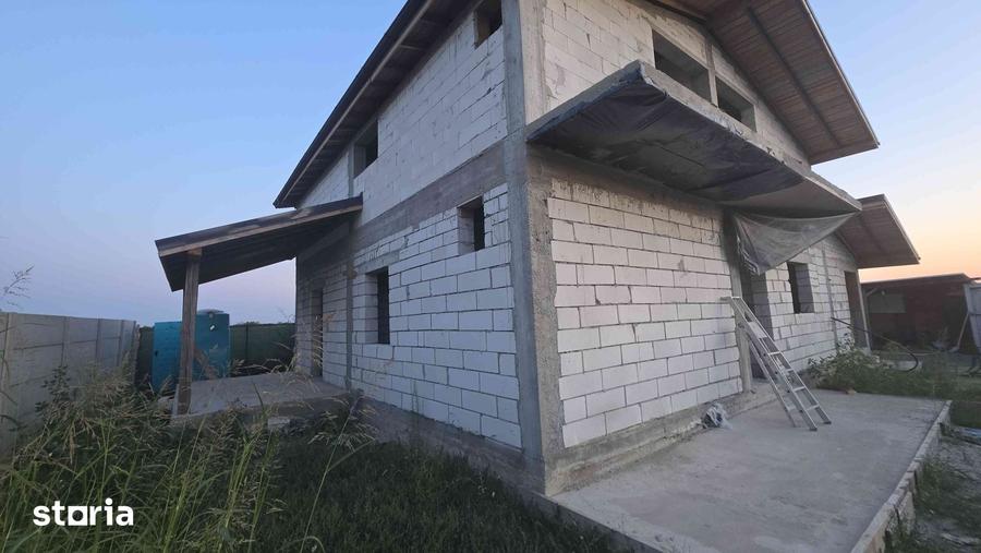 Casă cu 7 camere cu Teren 500 Mp în Clinceni