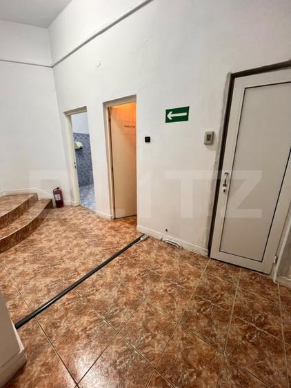 Spațiu comercial, de 231 mp, în Hunedoara