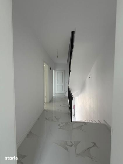 Casă cu 4 camere cu Teren 350 Mp în Central