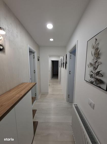 Apartament cu 3 camere decomandat, mobilat în Central