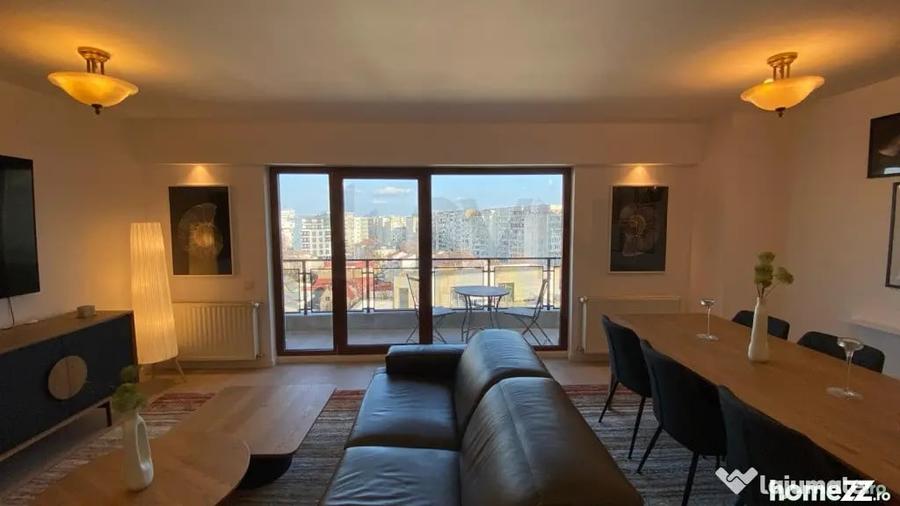 Apartament cu 4 camere semidecomandat în Alba Iulia