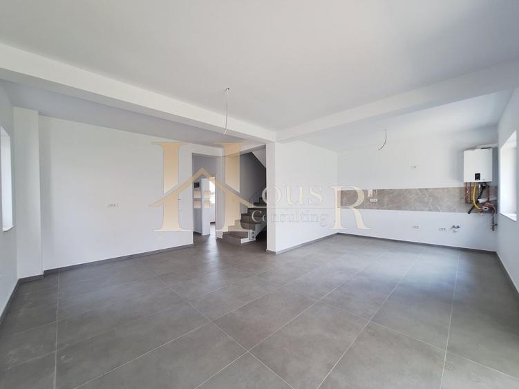 Duplex cu 5 camere cu Canalizare în Moșnița Nouă