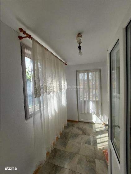 Casă cu 4 camere în Crâng