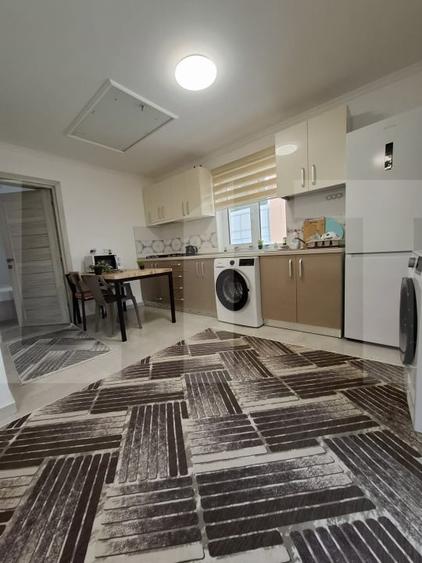 Casă individuală cu 6 camere cu Canalizare în Central