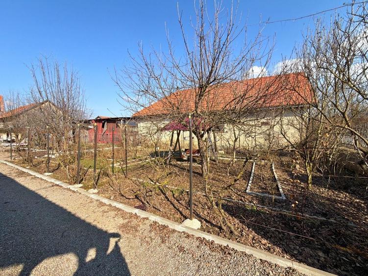 Casă individuală cu 4 camere cu Canalizare în Pachia