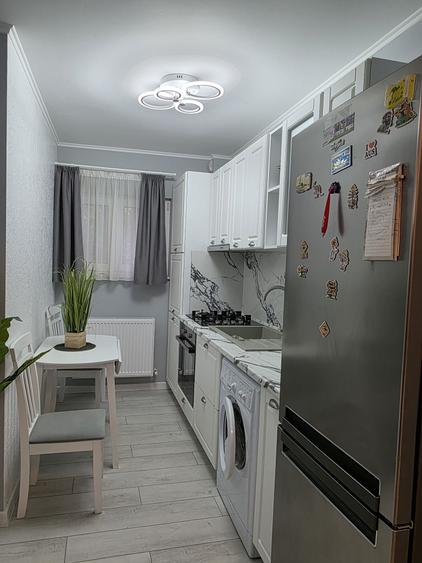 Apartament cu 2 camere decomandat în Exterior Vest