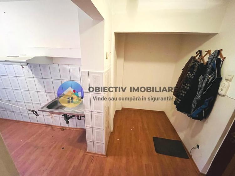 Apartament cu 3 camere semidecomandat în Dărmănești