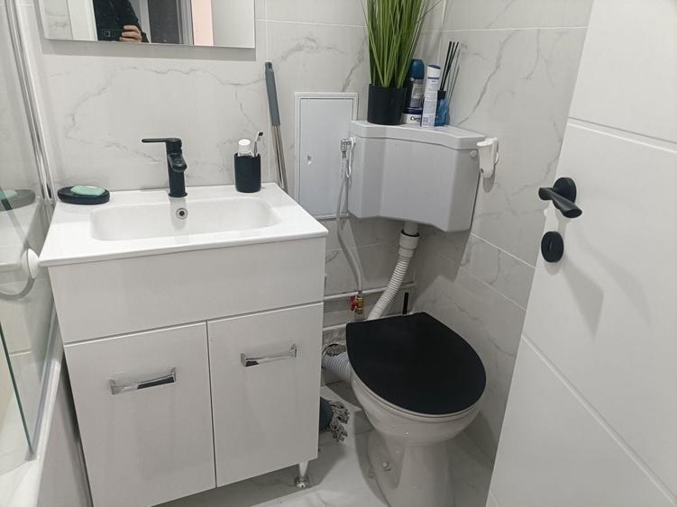 Inchiriez apartament doua camere decomandat sector 3 - 1