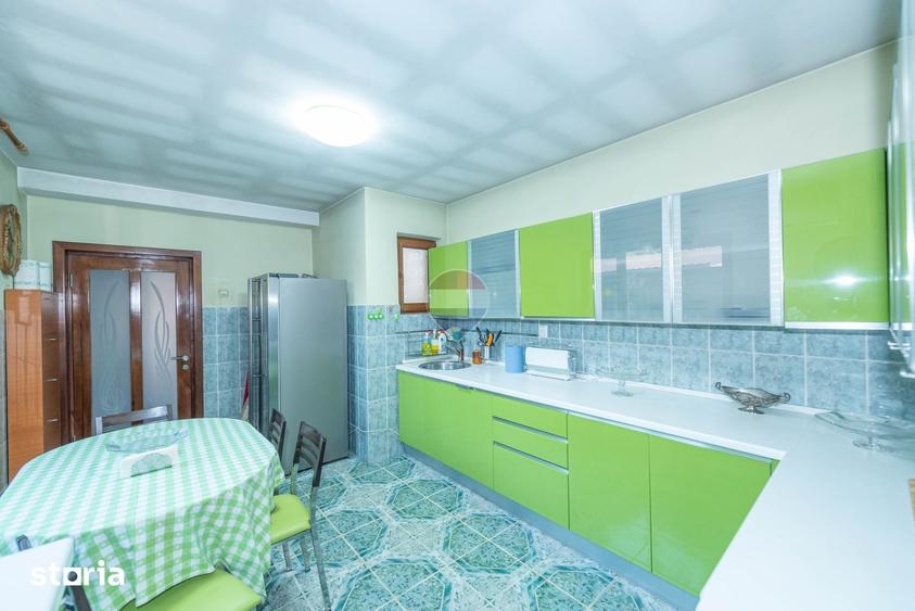 Casă cu 6 camere cu Teren 1000 Mp în Central
