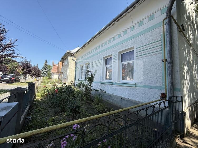 Casă cu 4 camere în Central