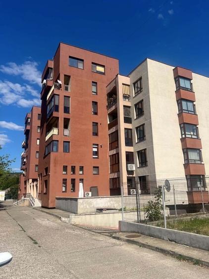 Apartament cu 2 camere decomandat în Vișan