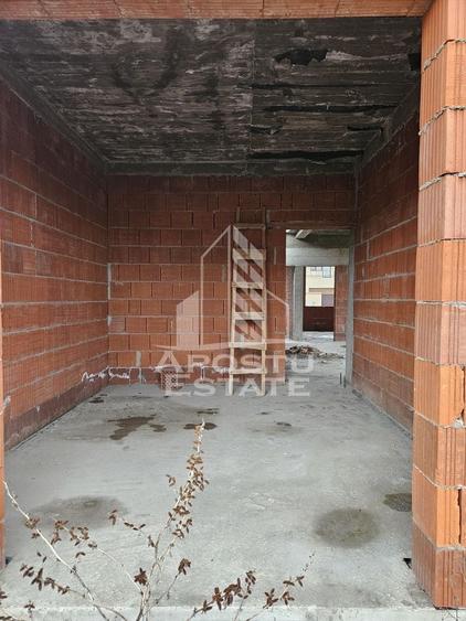 Duplex cu 8 camere cu Canalizare în Exterior Nord