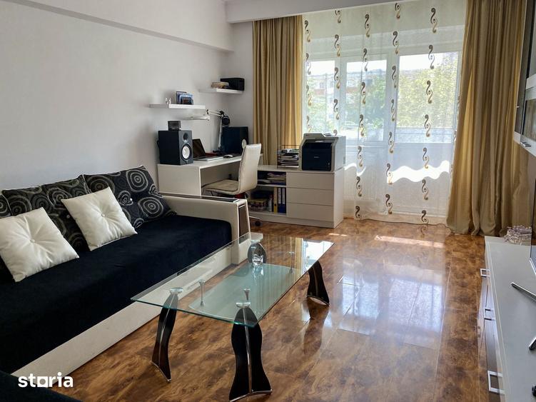 Apartament cu 3 camere decomandat în Ostroveni