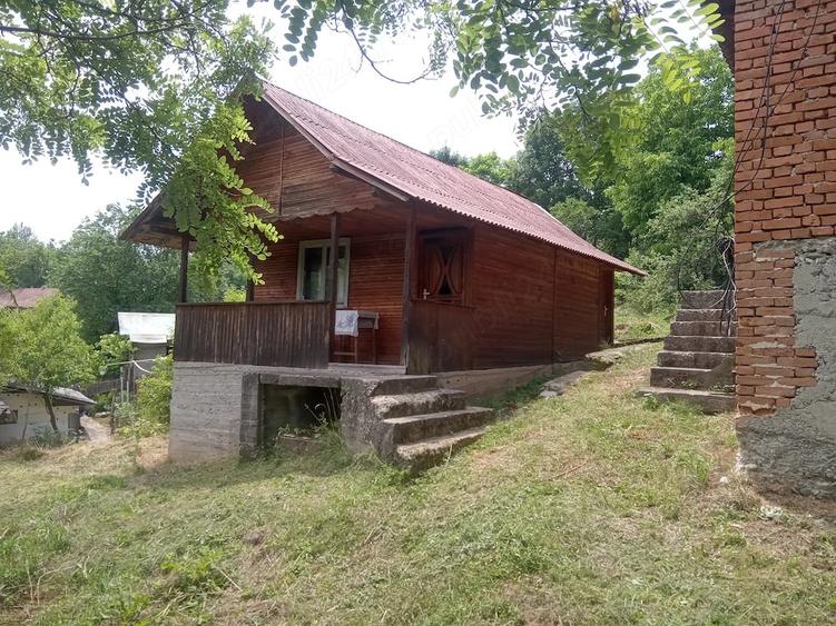 Casă cu Teren 800 Mp în Domnești