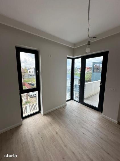 Casă cu 4 camere cu Teren 270 Mp în Mogoșoaia