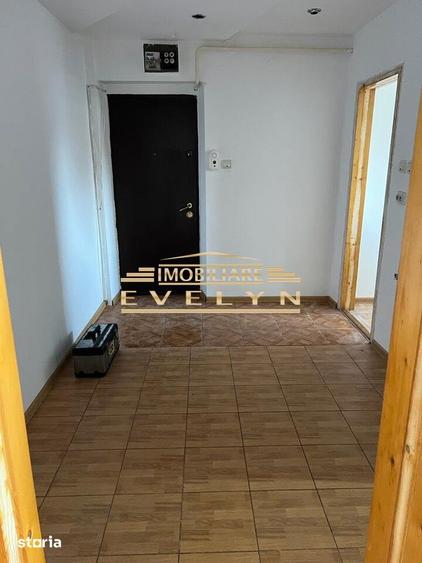 Casă cu 3 camere decomandat cu Teren 460 Mp în Central