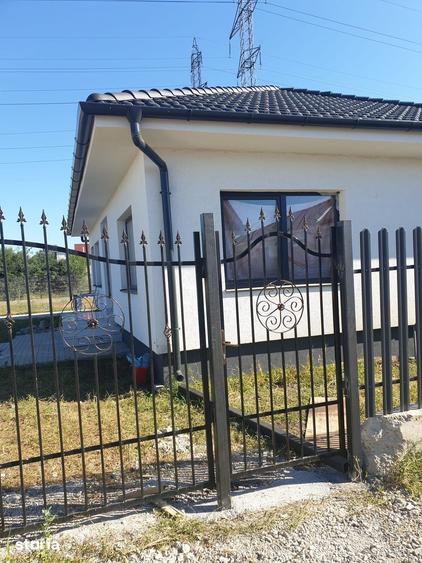 Casă cu 3 camere cu Teren 600 Mp în Tolstoi