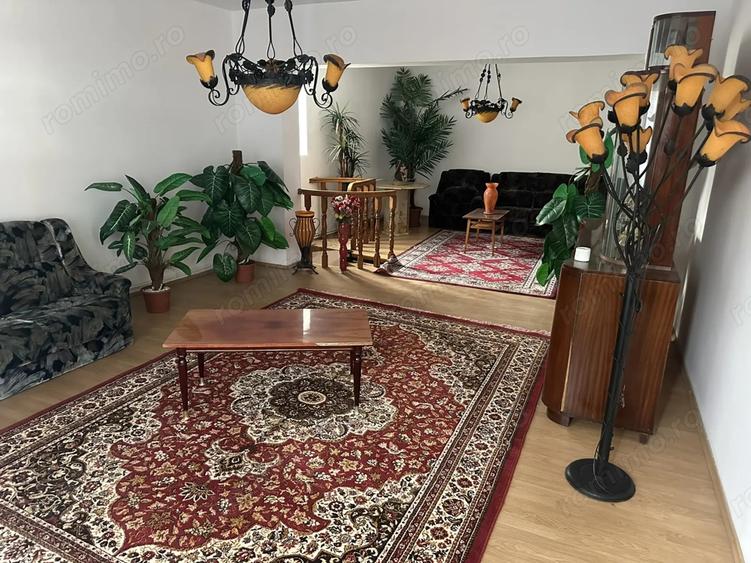 Casă cu 4 camere în Central
