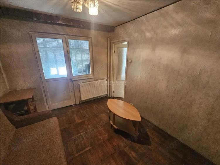 Apartament cu 2 camere nedecomandat, mobilat în Micro II