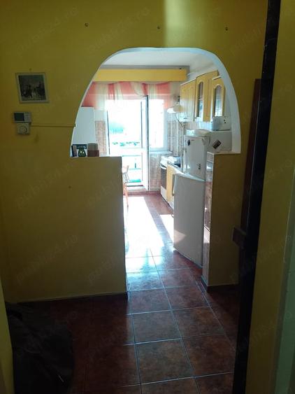 Apartament cu 3 camere decomandat în Exterior Vest