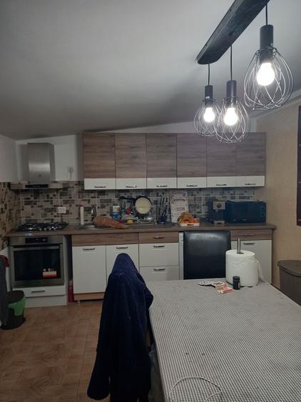 Casă cu 4 camere în Central