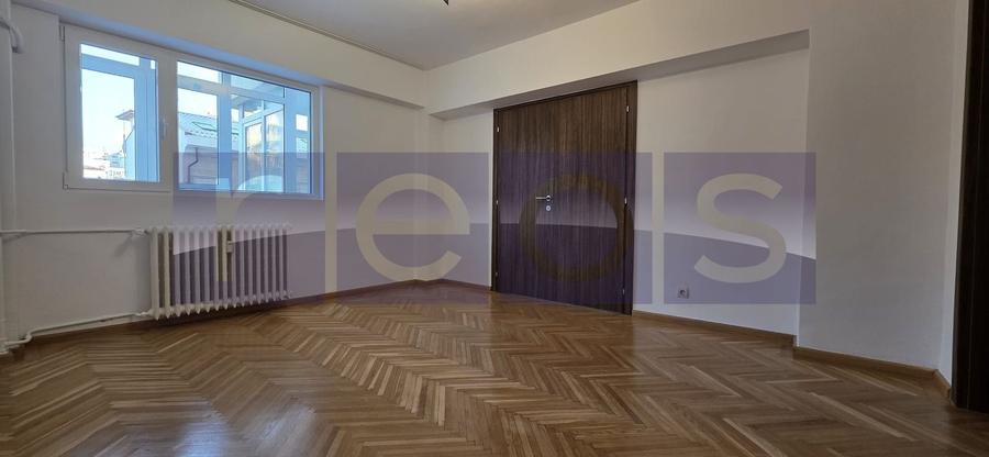 Apartament cu 3 camere decomandat în Dorobanți