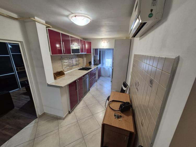 De inchiriat apartament cu 3 camere, etaj 3, Micro 16, 450 euro - 2