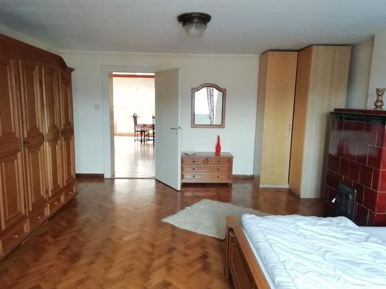 Apartament cu 3 camere semidecomandat în Ultracentral