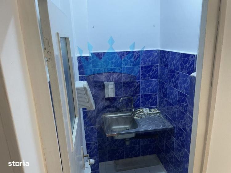Apartament cu 3 camere în P-ța Alba Iulia